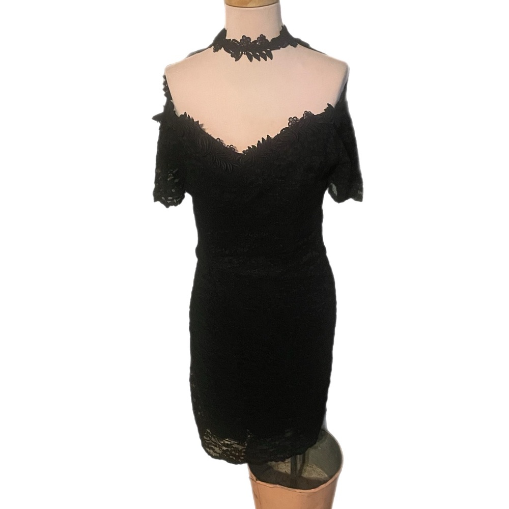 Glamorous Mid-Century Black Lace Off-Shoulder Midi Dress